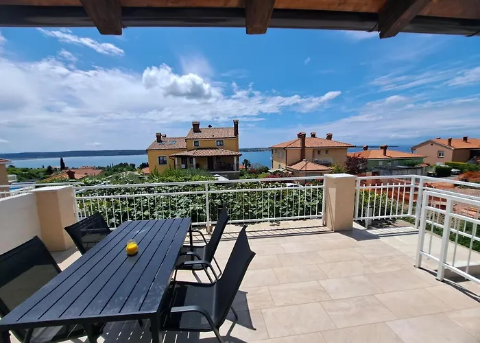 아파트먼트 프로나우티크 *