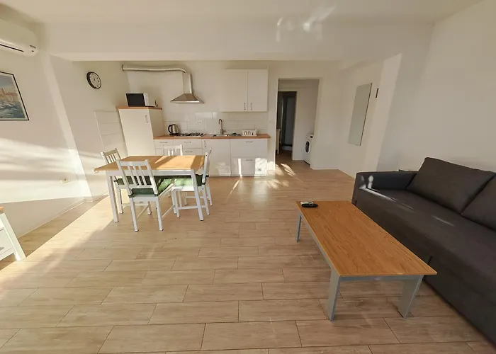 아파트먼트 프로나우티크 * 피란