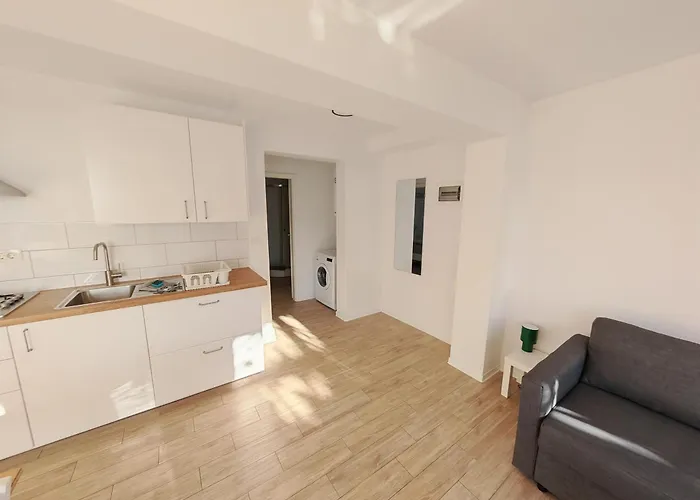 아파트먼트 프로나우티크